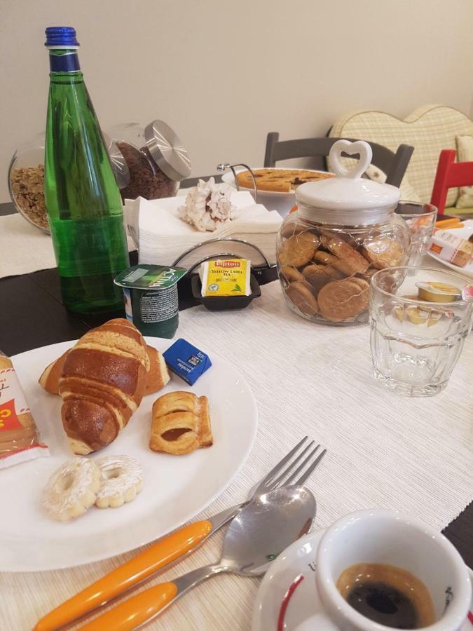 Starita Bed & Pizza Panzió Nápoly Kültér fotó