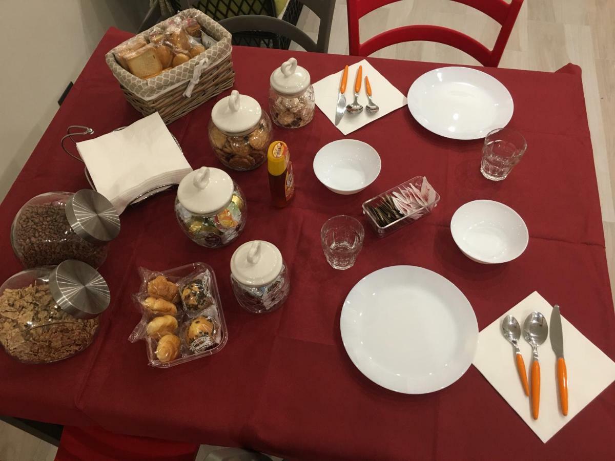 Starita Bed & Pizza Panzió Nápoly Kültér fotó
